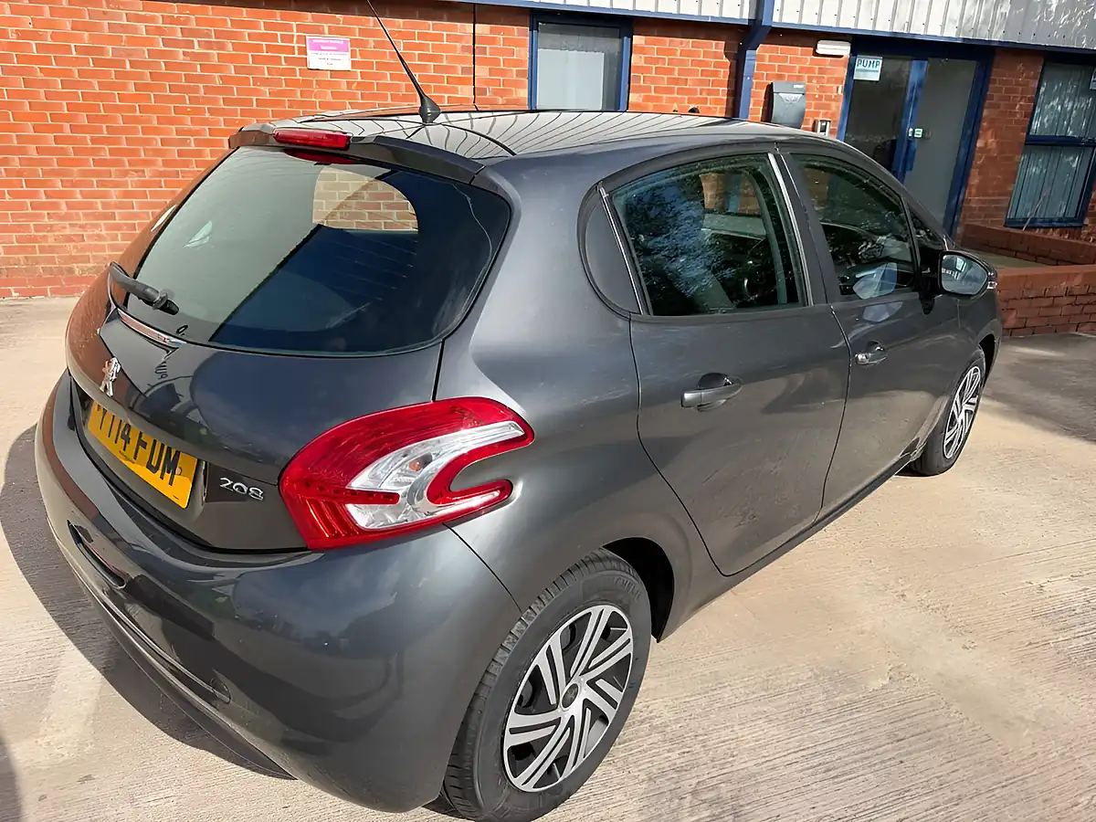 Used 2014 Peugeot 208 Access+ Grey - Interior and Exterior details 17