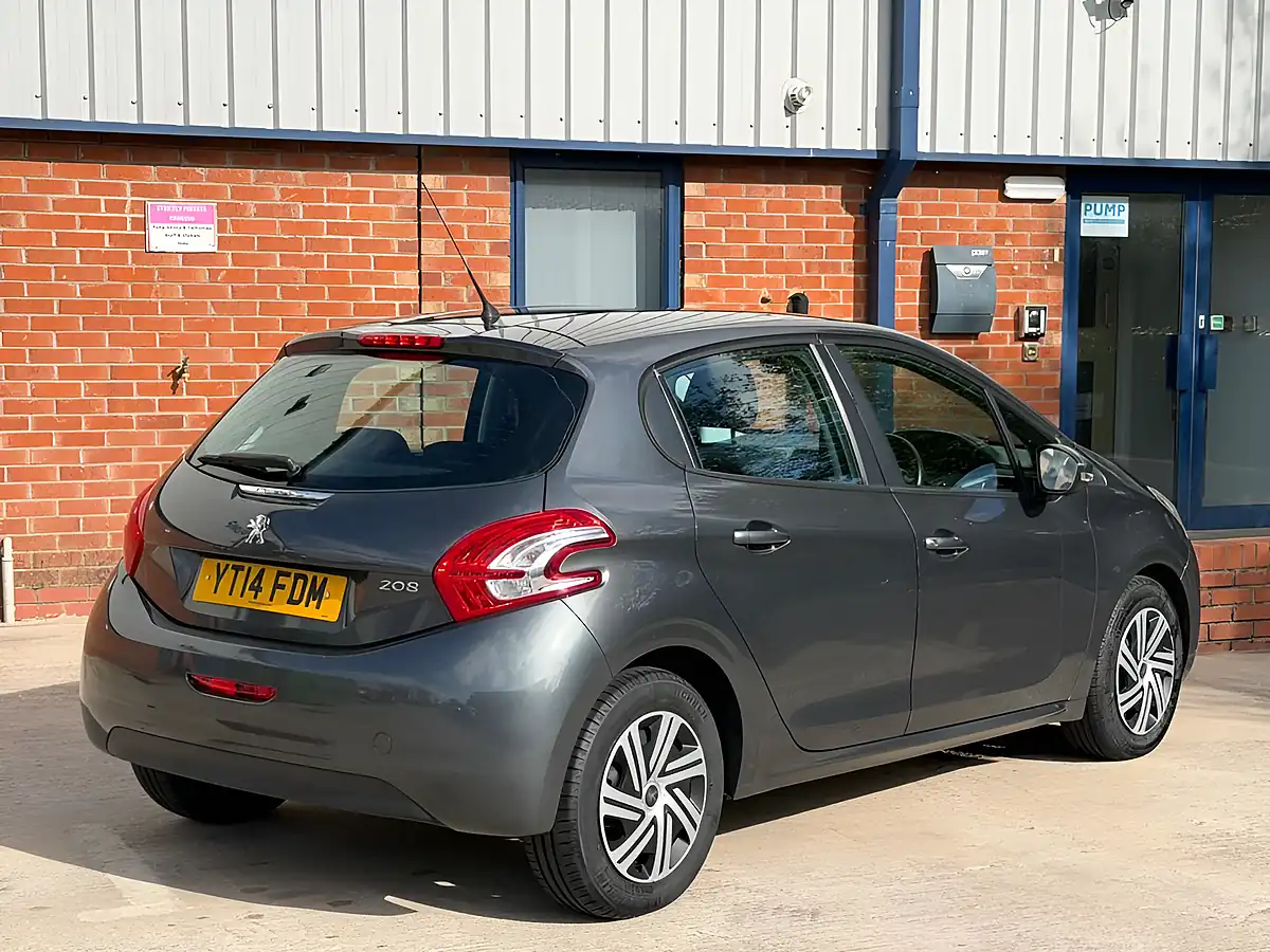 Used 2014 Peugeot 208 Access+ Grey - Interior and Exterior details 3