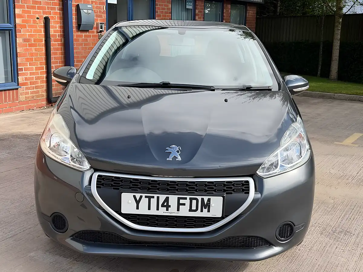 Used 2014 Peugeot 208 Access+ Grey - Interior and Exterior details 9