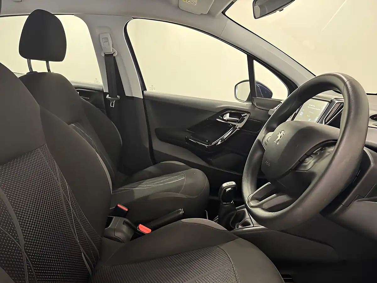 Used 2014 Peugeot 208 Active Blue - Interior and Exterior details 10