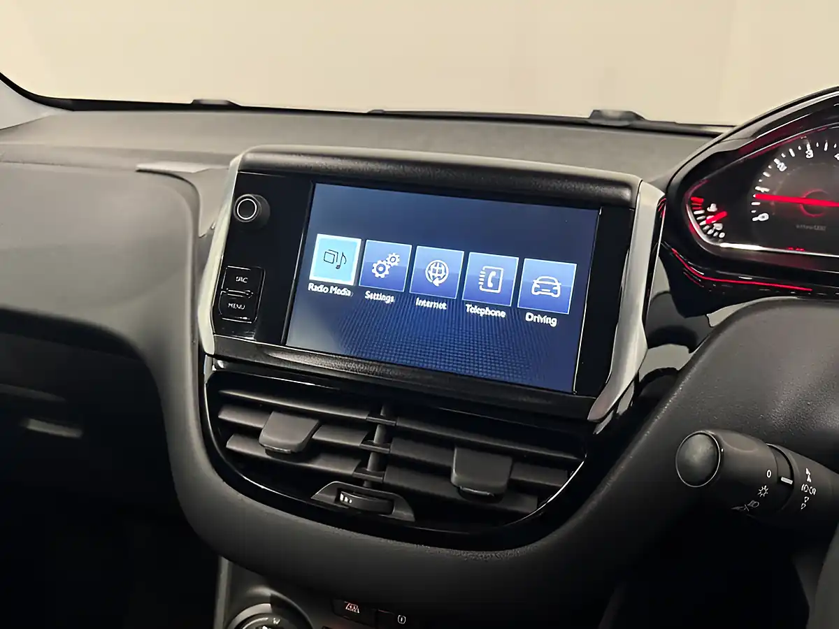 Used 2014 Peugeot 208 Active Blue - Interior and Exterior details 17