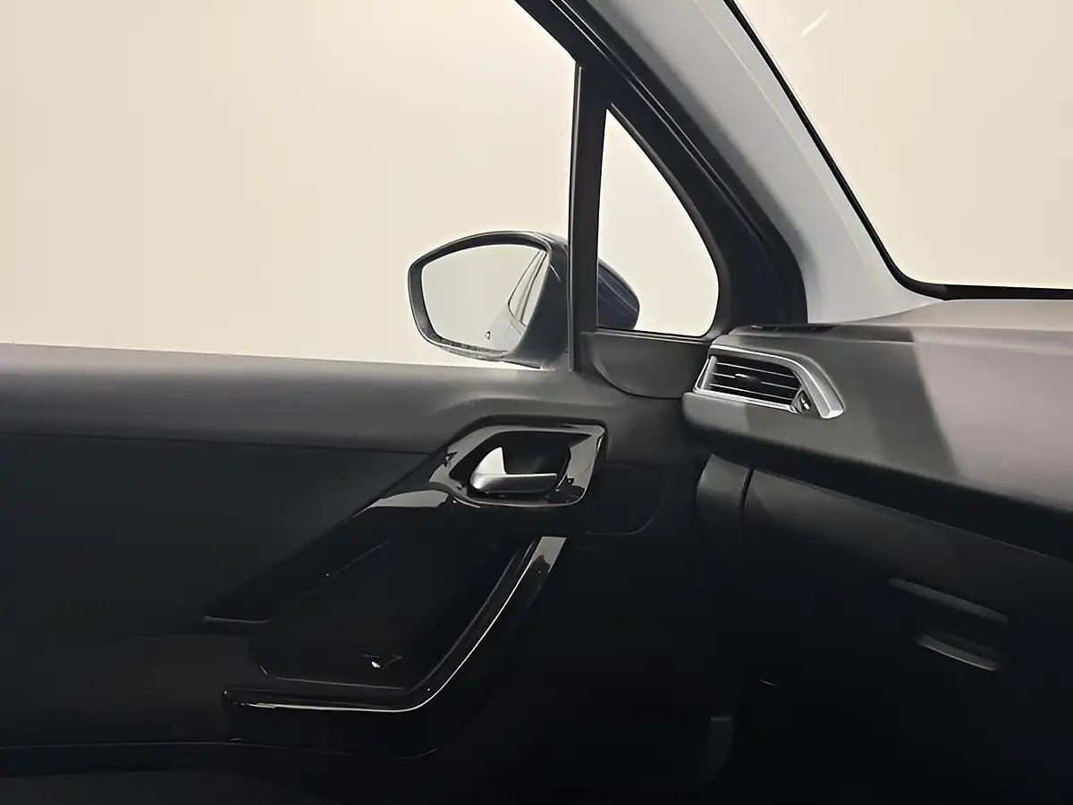 Used 2014 Peugeot 208 Active Blue - Interior and Exterior details 18