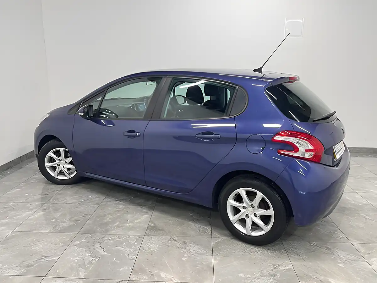Used 2014 Peugeot 208 Active Blue - Interior and Exterior details 6