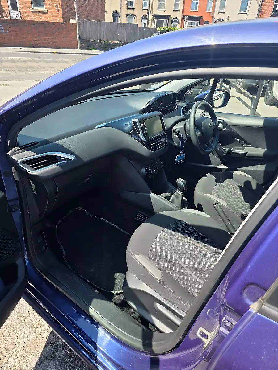 Used 2014 Peugeot 208 Active Blue - Interior and Exterior details 14
