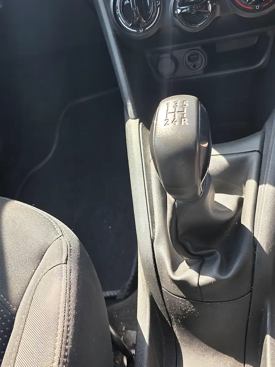Used 2014 Peugeot 208 Active Blue - Interior and Exterior details 19
