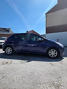 Used 2014 Peugeot 208 Active Blue - Interior and Exterior details 8