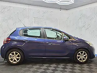 Used 2014 Peugeot 208 Active Blue - Interior and Exterior details 10