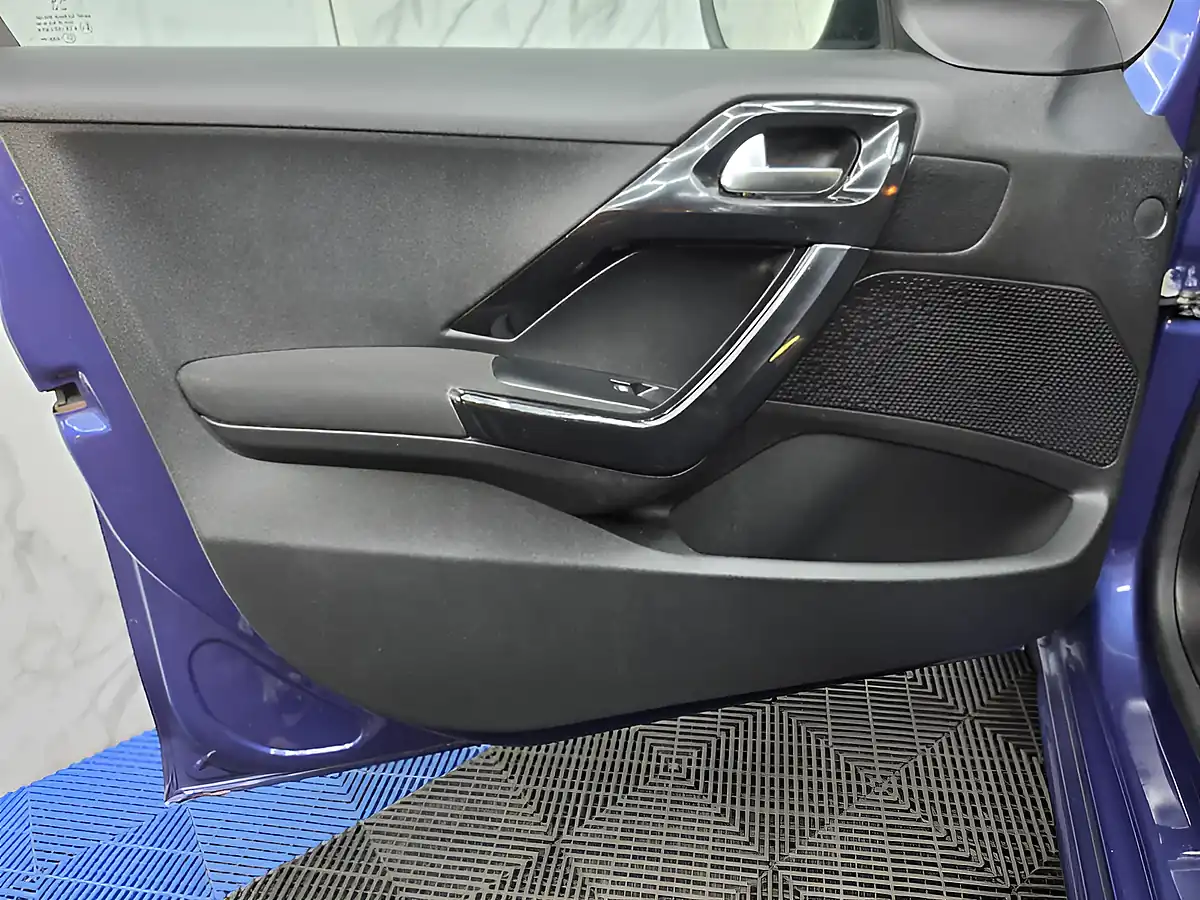 Used 2014 Peugeot 208 Active Blue - Interior and Exterior details 19