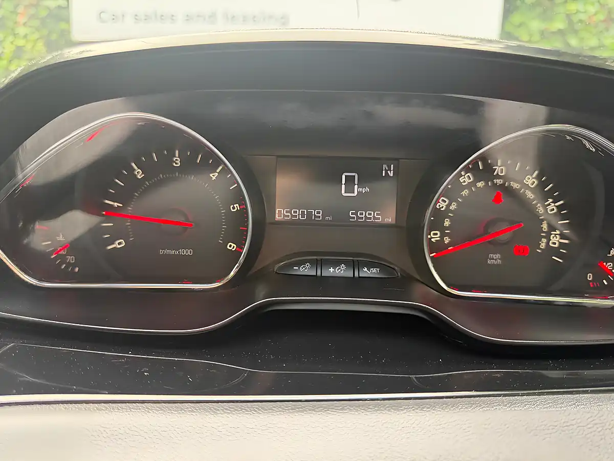 Used 2014 Peugeot 208 Active Grey - Interior and Exterior details 11