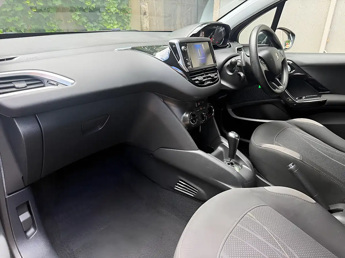 Used 2014 Peugeot 208 Active Grey - Interior and Exterior details 17