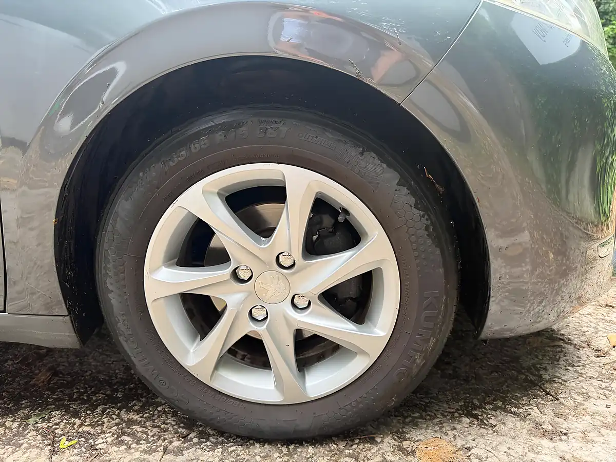 Used 2014 Peugeot 208 Active Grey - Interior and Exterior details 19