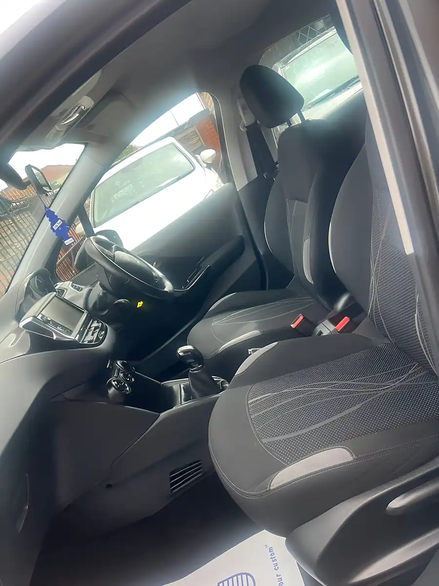 Used 2014 Peugeot 208 Active Metallic Grey - Interior and Exterior details 4