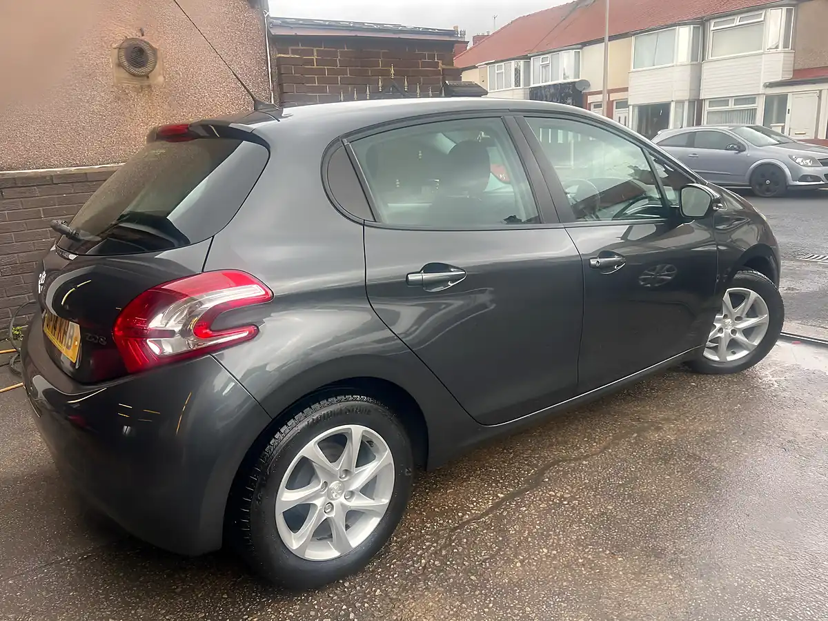 Used 2014 Peugeot 208 Active Metallic Grey - Interior and Exterior details 8