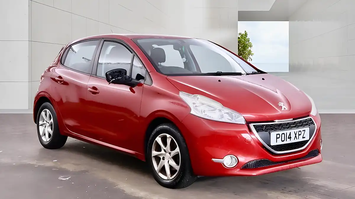 Used 2014 Peugeot 208 Active Red - Front View