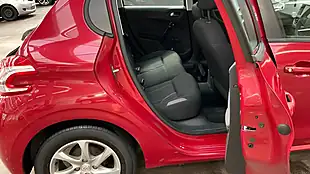 Used 2014 Peugeot 208 Active Red - Interior and Exterior details 11