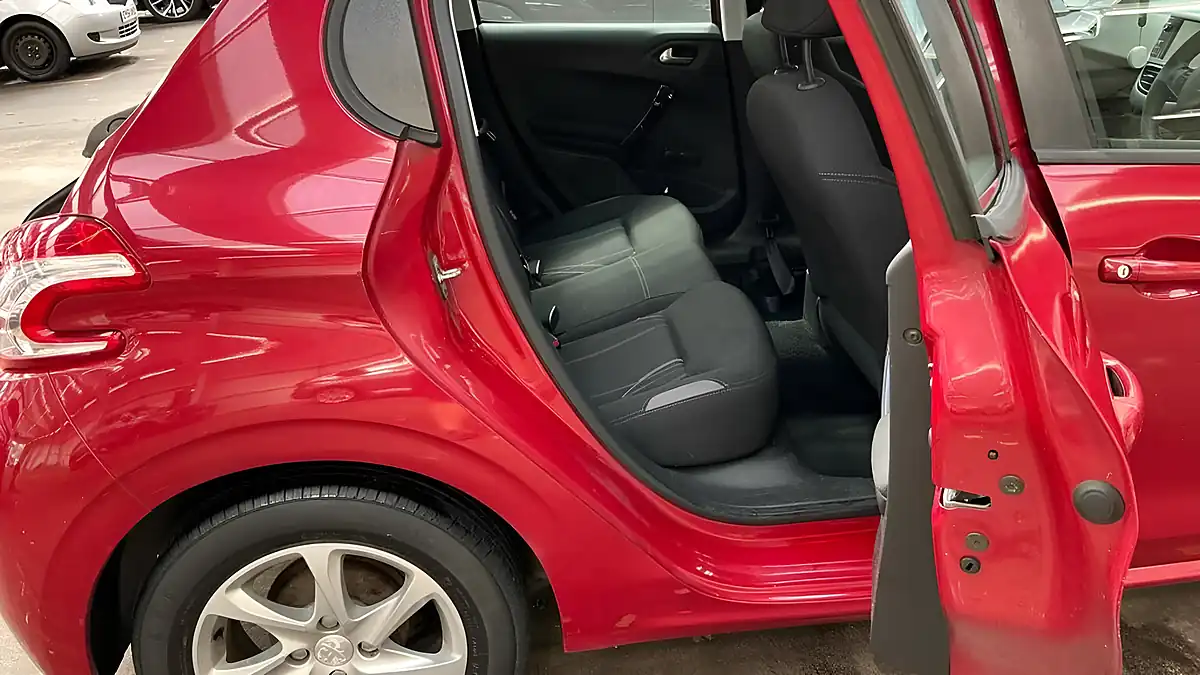 Used 2014 Peugeot 208 Active Red - Interior and Exterior details 11