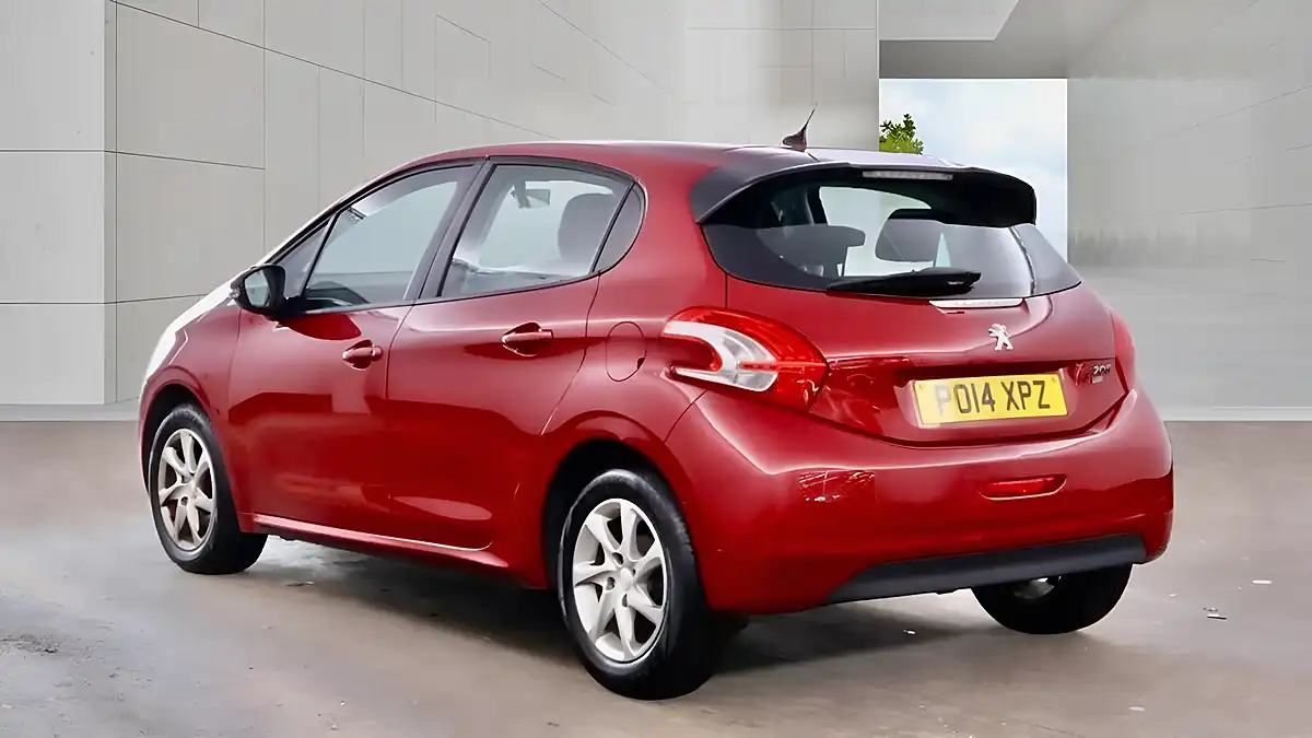 Used 2014 Peugeot 208 Active Red - Interior and Exterior details 5