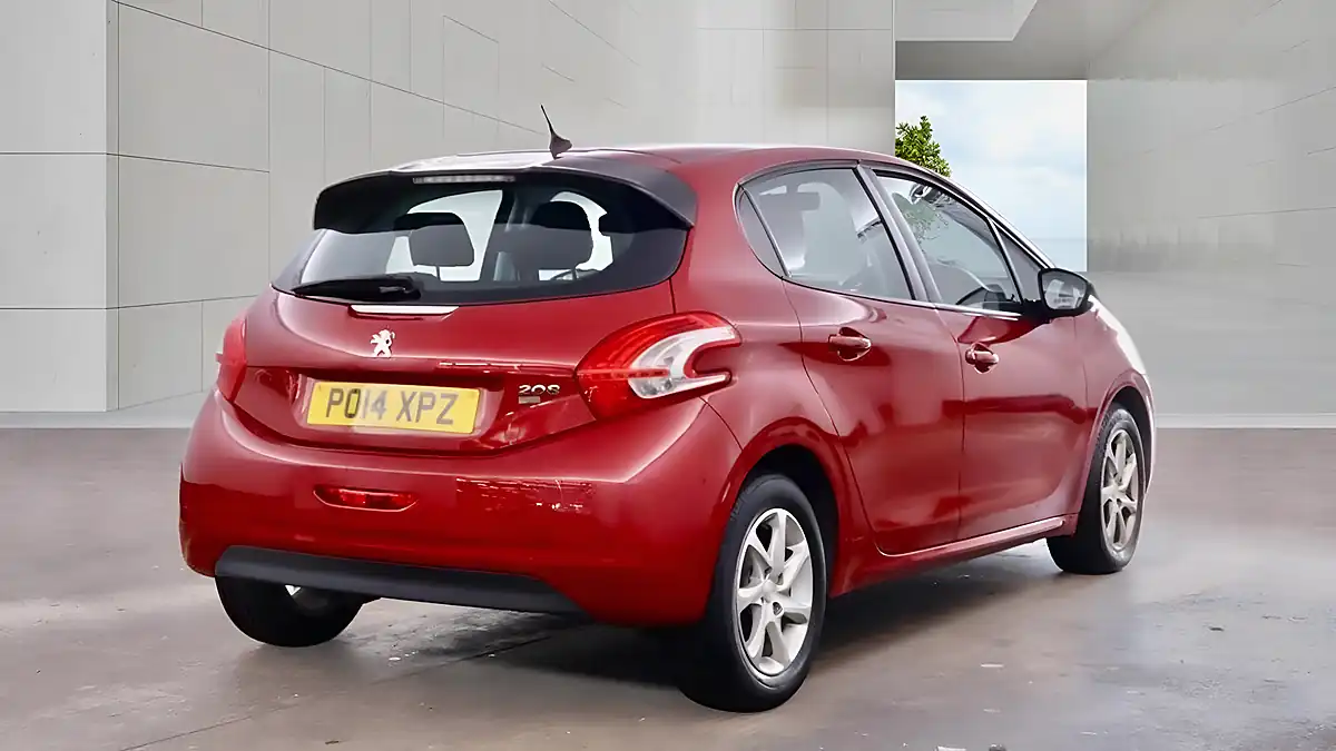 Used 2014 Peugeot 208 Active Red - Interior and Exterior details 8