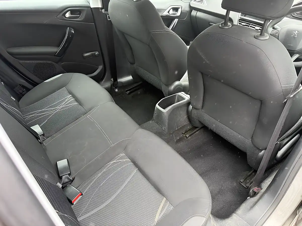 Used 2014 Peugeot 208 Active Silver - Interior and Exterior details 12