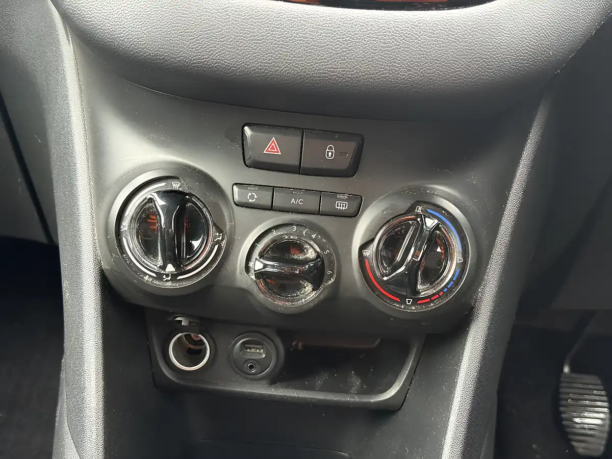 Used 2014 Peugeot 208 Active Silver - Interior and Exterior details 14