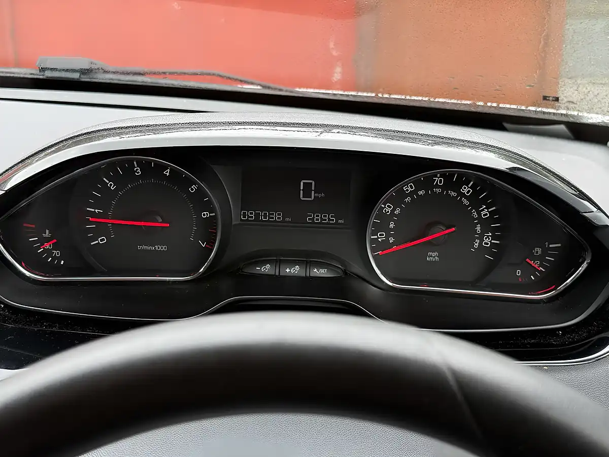 Used 2014 Peugeot 208 Active Silver - Interior and Exterior details 16