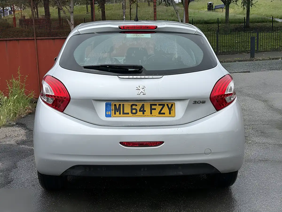 Used 2014 Peugeot 208 Active Silver - Interior and Exterior details 6