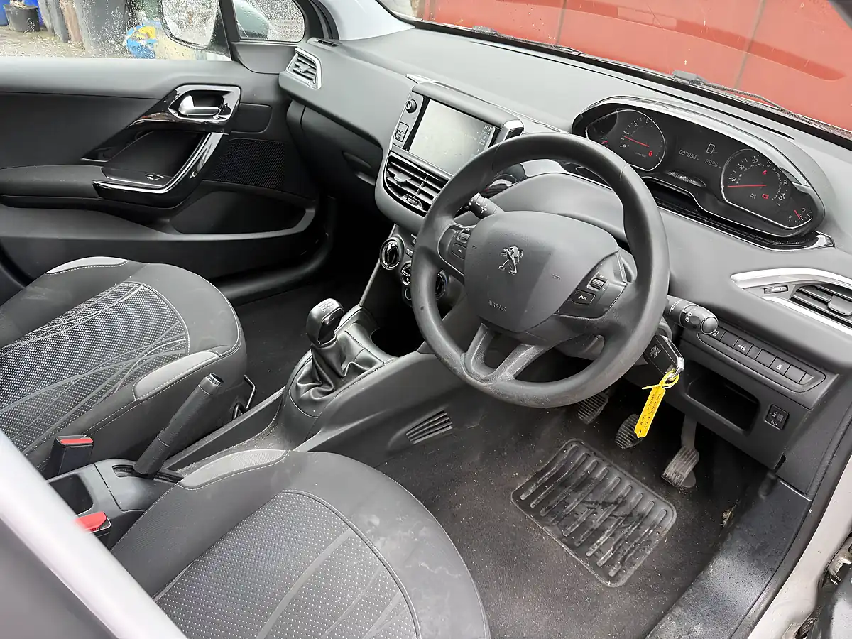 Used 2014 Peugeot 208 Active Silver - Interior and Exterior details 9