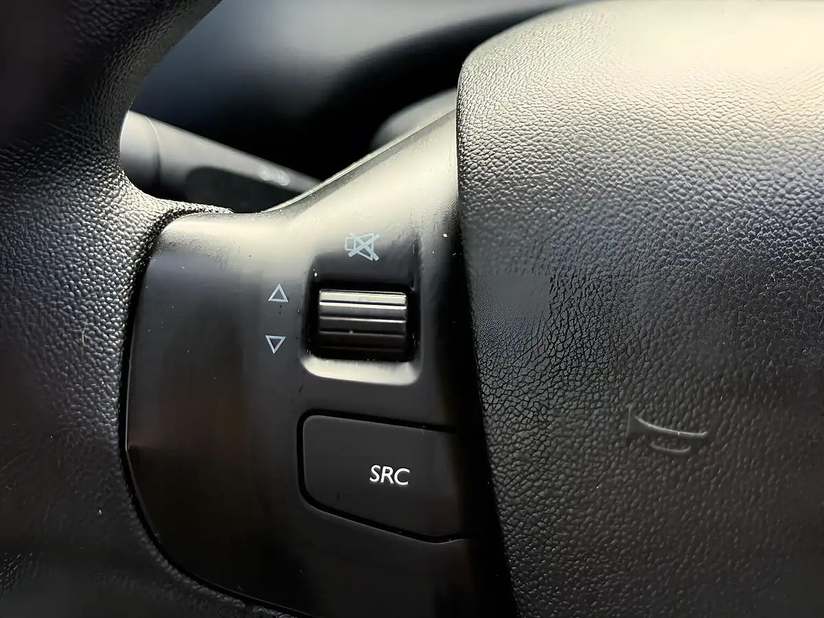 Used 2014 Peugeot 208 Active White - Interior and Exterior details 13