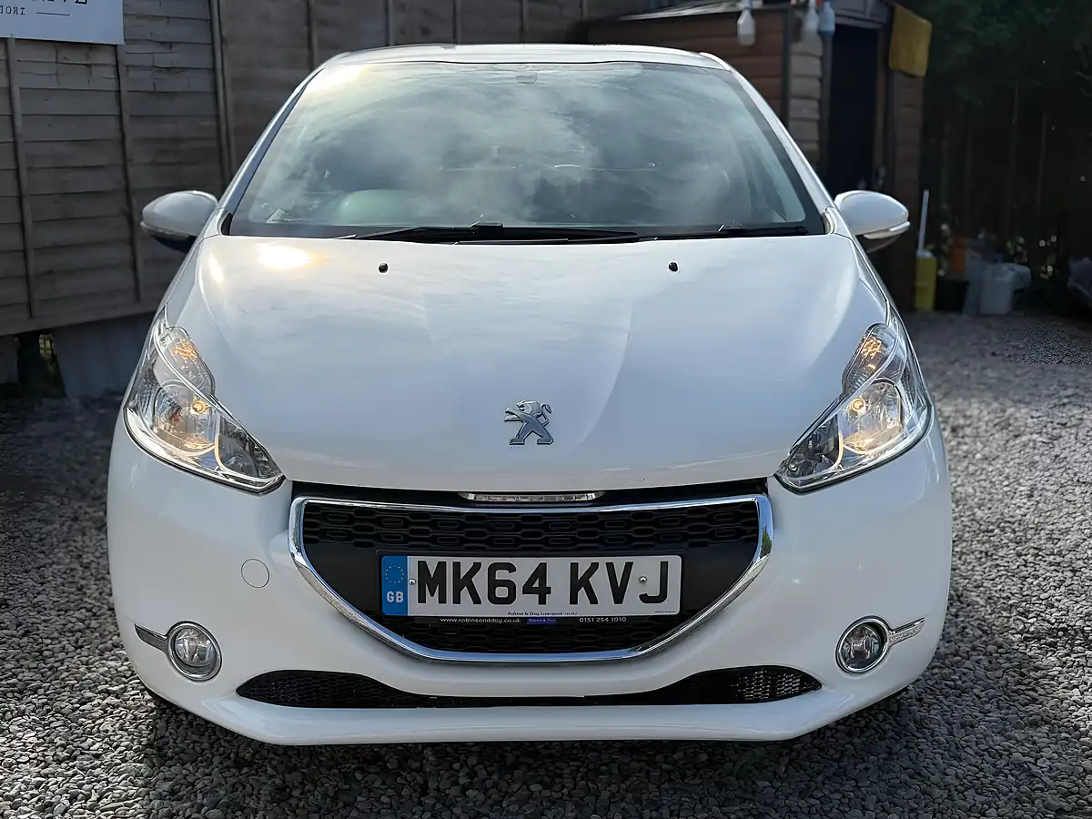 Used 2014 Peugeot 208 Active White - Interior and Exterior details 2
