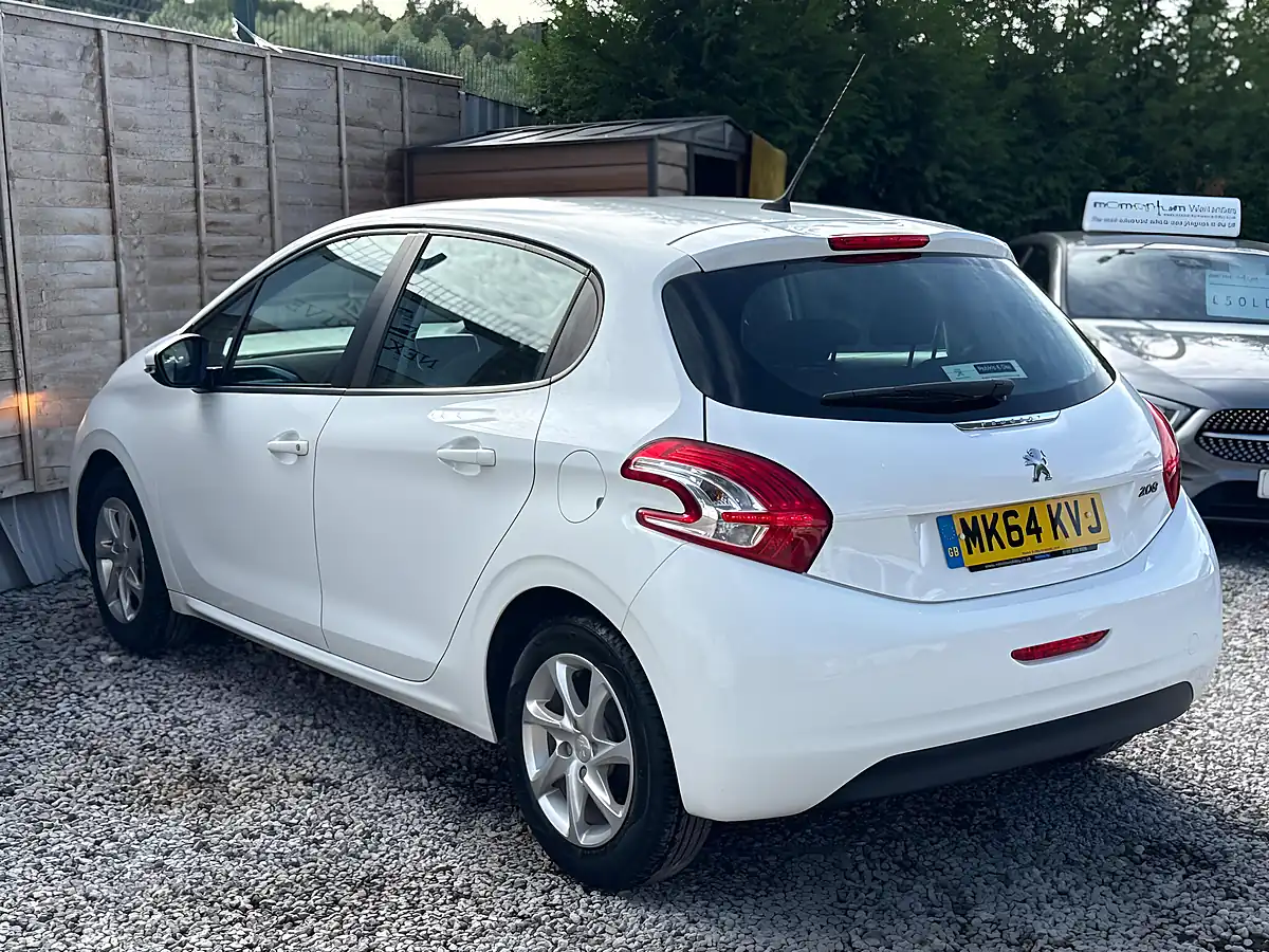 Used 2014 Peugeot 208 Active White - Interior and Exterior details 6