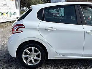 Used 2014 Peugeot 208 Active White - Interior and Exterior details 7
