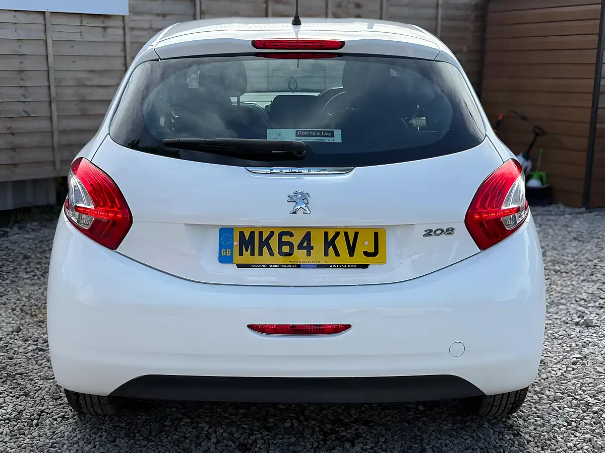 Used 2014 Peugeot 208 Active White - Interior and Exterior details 8