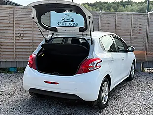 Used 2014 Peugeot 208 Active White - Interior and Exterior details 9