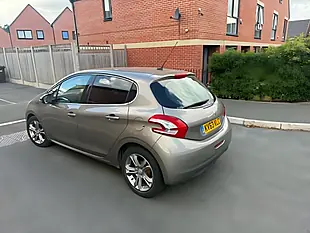 Used 2014 Peugeot 208 Allure Grey - Interior and Exterior details 16