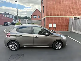 Used 2014 Peugeot 208 Allure Grey - Interior and Exterior details 19