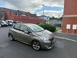Used 2014 Peugeot 208 Allure Grey - Interior and Exterior details 3