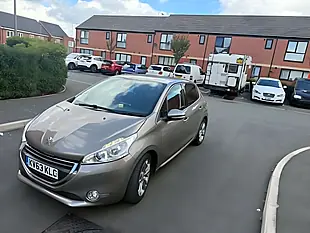 Used 2014 Peugeot 208 Allure Grey - Interior and Exterior details 4