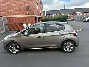 Used 2014 Peugeot 208 Allure Grey - Interior and Exterior details 8