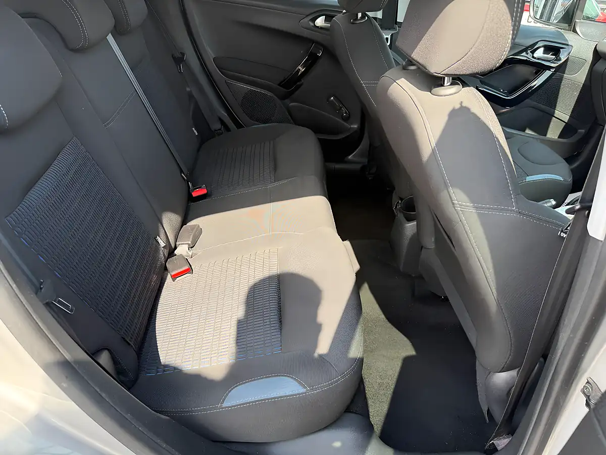 Used 2014 Peugeot 208 Allure Silver - Interior and Exterior details 13