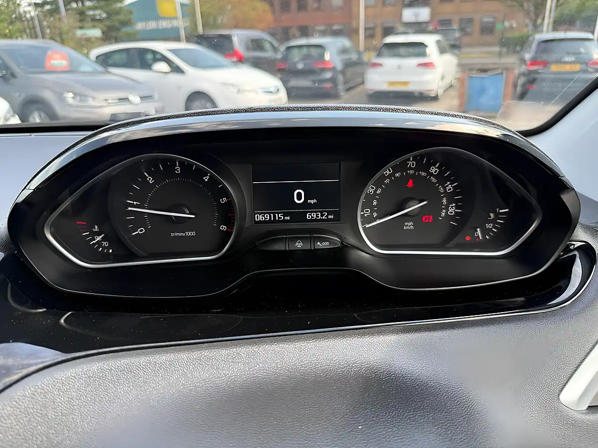 Used 2014 Peugeot 208 Allure Silver - Interior and Exterior details 14
