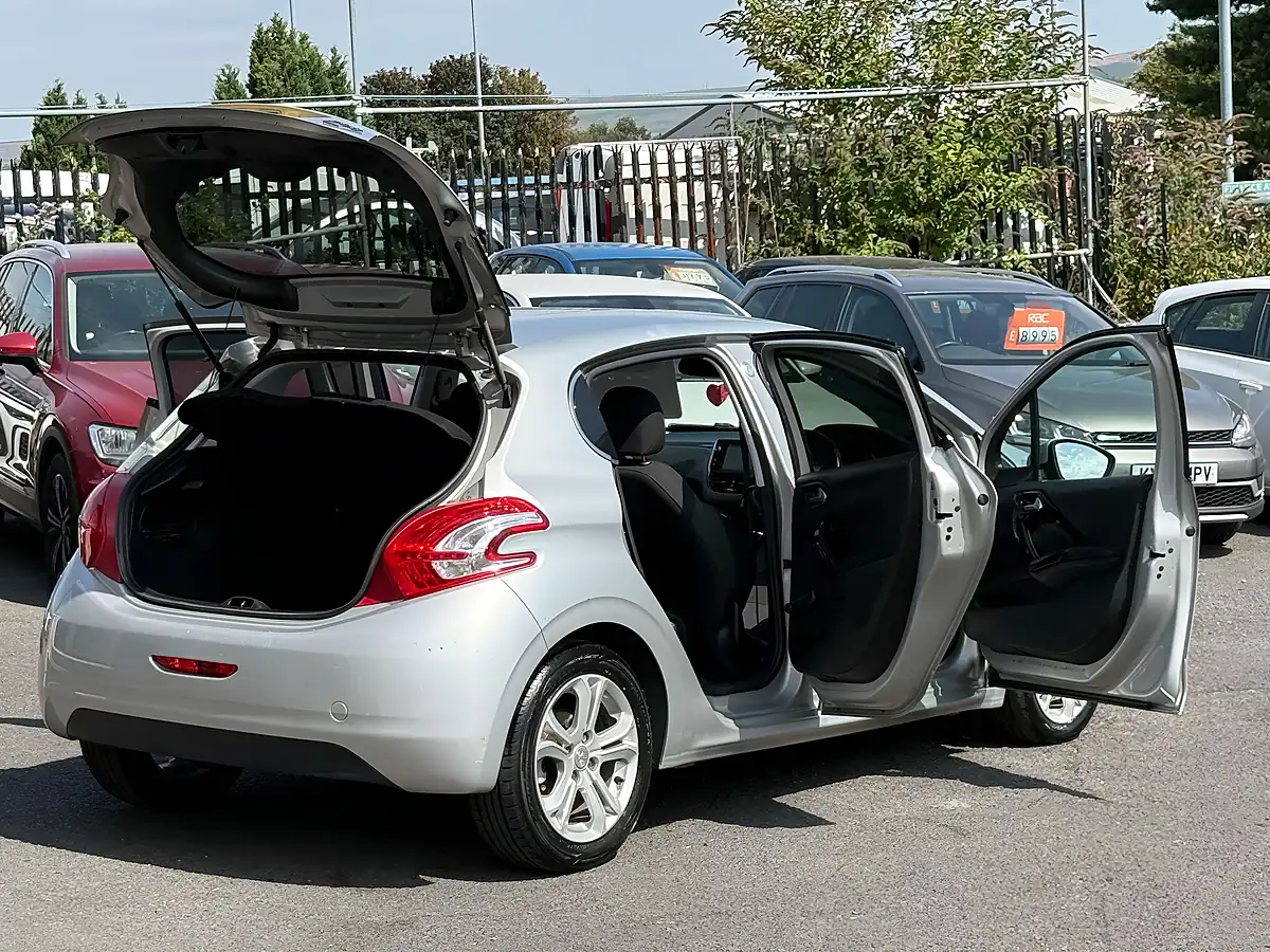 Used 2014 Peugeot 208 Allure Silver - Interior and Exterior details 2