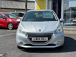 Used 2014 Peugeot 208 Allure Silver - Interior and Exterior details 7