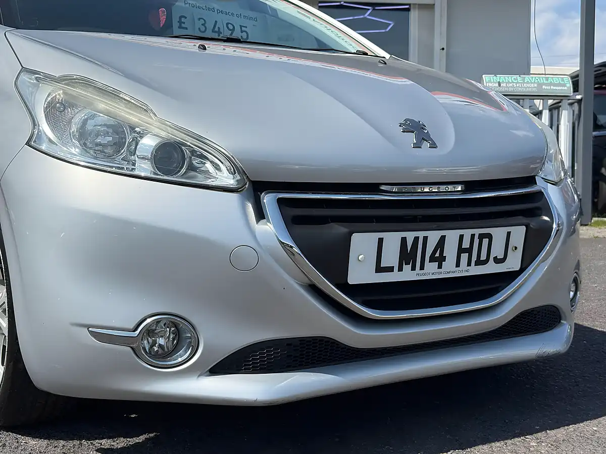 Used 2014 Peugeot 208 Allure Silver - Interior and Exterior details 9