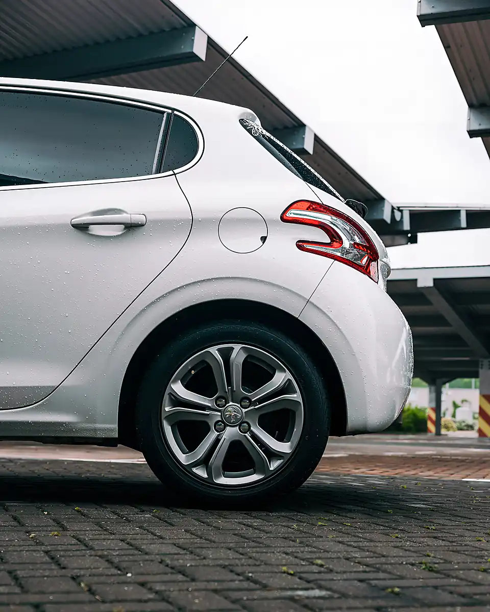 Used 2014 Peugeot 208 Allure White - Interior and Exterior details 13