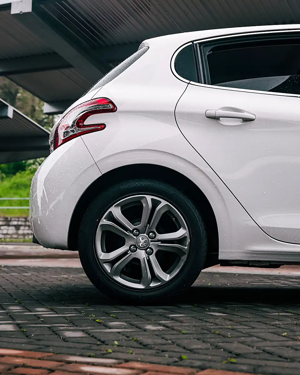 Used 2014 Peugeot 208 Allure White - Interior and Exterior details 16