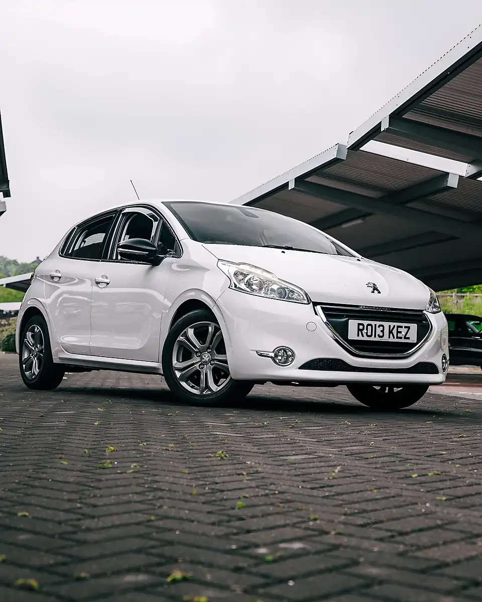 Used 2014 Peugeot 208 Allure White - Interior and Exterior details 18