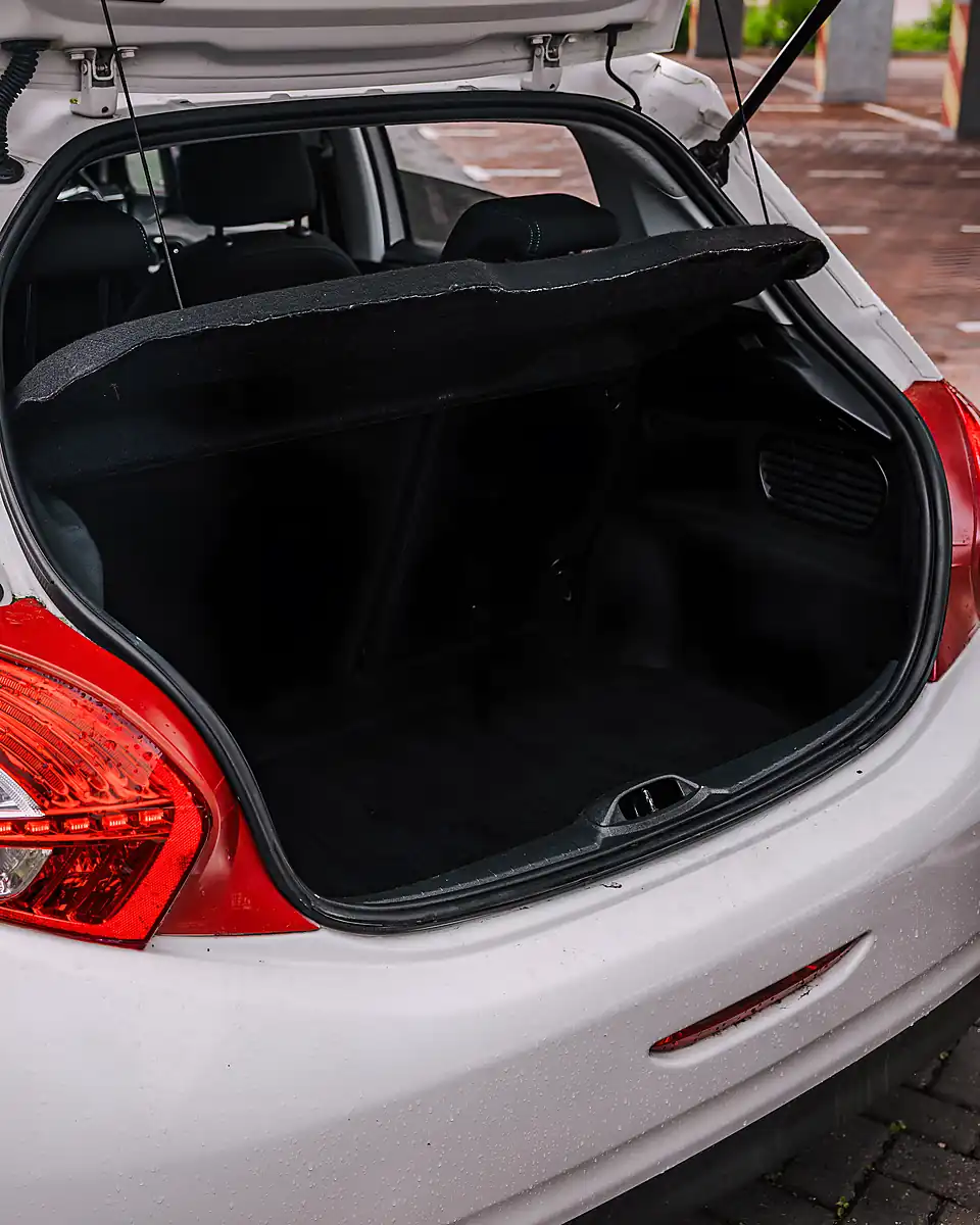 Used 2014 Peugeot 208 Allure White - Interior and Exterior details 19