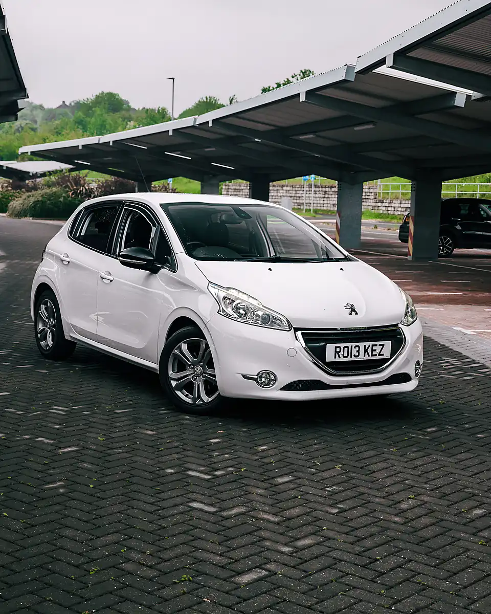 Used 2014 Peugeot 208 Allure White - Interior and Exterior details 2