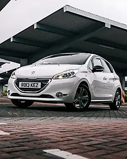 Used 2014 Peugeot 208 Allure White - Interior and Exterior details 3