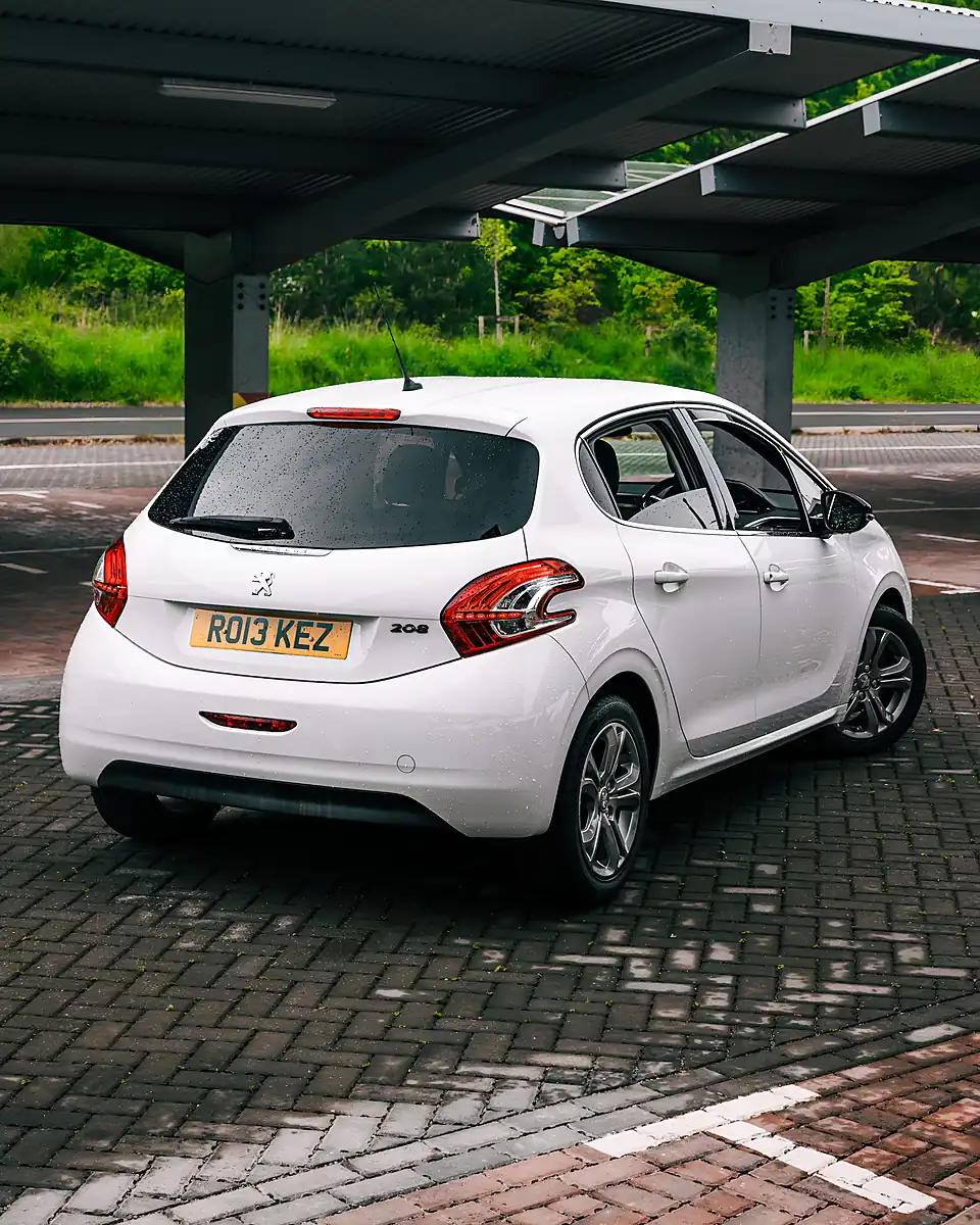 Used 2014 Peugeot 208 Allure White - Interior and Exterior details 6